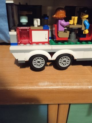 Autocaravana LEGO 60182