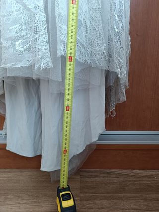 Vestido encaje gris boda