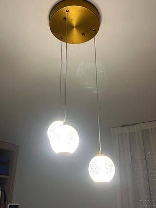 Lámpara 3 luces dorada y blanca