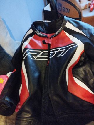 Chaqueta moto RST cuero negra roja