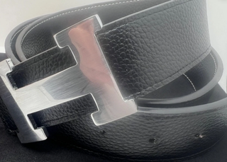 Cinturón Hermès negro hebilla H plata