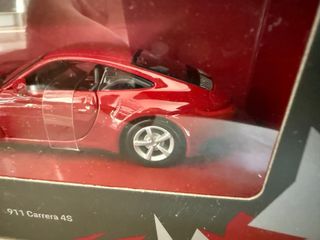 Porsche 911 Carrera 4S 1:43
