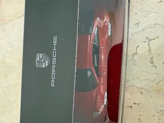 Porsche 911 Carrera 4S 1:43