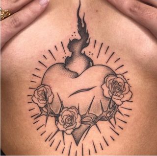 Tatuaje de Loto Rojo