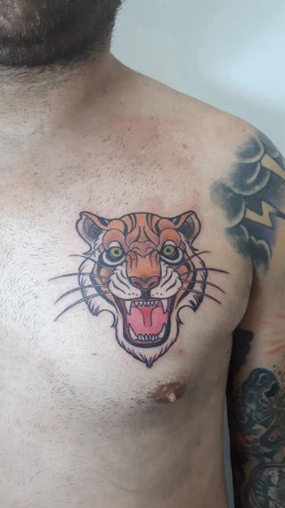 Tatuaje de Loto Rojo