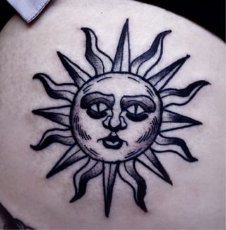 Tatuaje de Loto Rojo