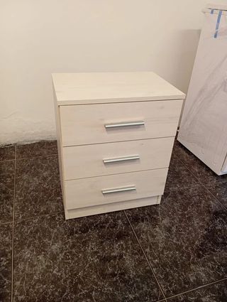 Mesita noche 3 cajones
