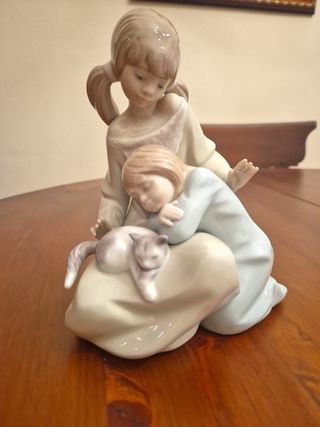 Niñas Lladró con Gato