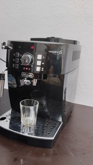 Cafetera DeLonghi Magnifica falta tapadera 