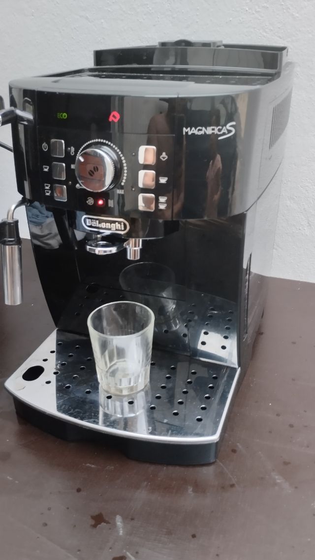Cafetera DeLonghi Magnifica falta tapadera