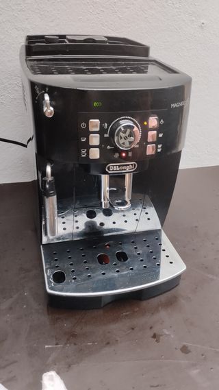 Cafetera DeLonghi Magnifica falta tapadera 