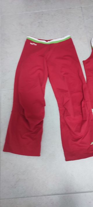 Conjunto deportivo naffta rojo