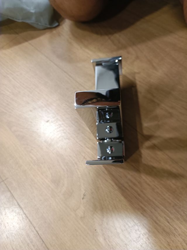 Grifo lavabo metal - Baño