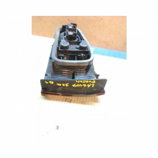 Piloto trasero izquierdo Renault Laguna II