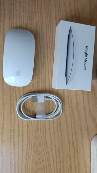 Apple Magic Mouse & Keyboard