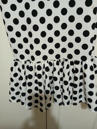 Vestido lunares blanco y negro