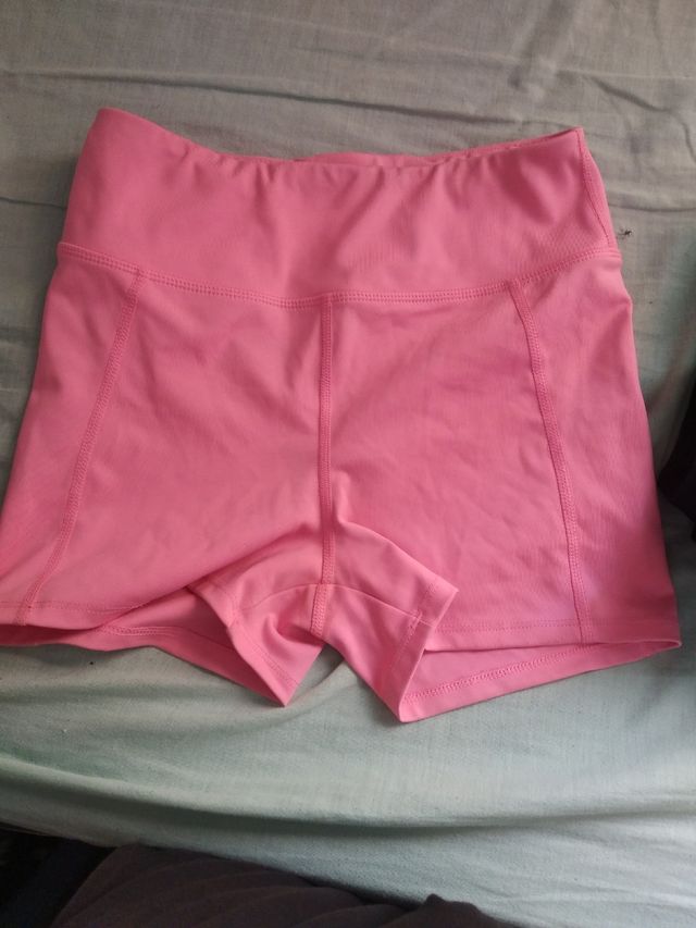 Shorts deportivos rosa