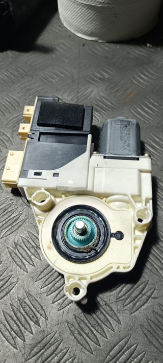 Motor elevalunas CITROEN C4 (2005)