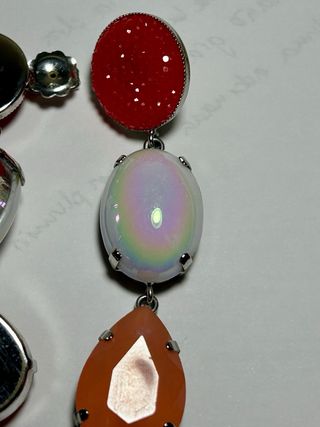 Pendientes largos rojos, blancos de plata