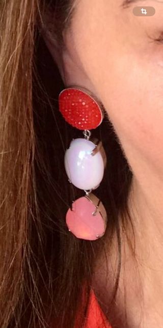 Pendientes largos rojos, blancos de plata