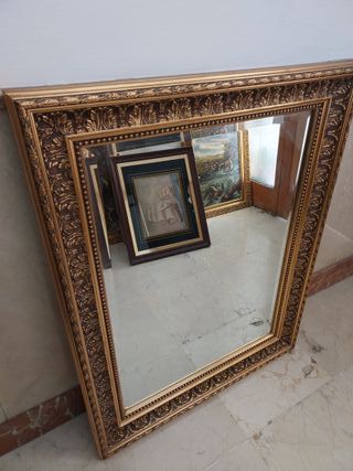 Espejo dorado 