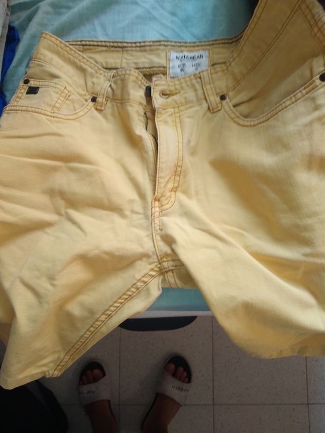 Pantalones cortos Pull&Bear amarillos - Talla L