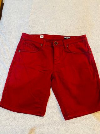 Bermuda Volcom roja, talla S