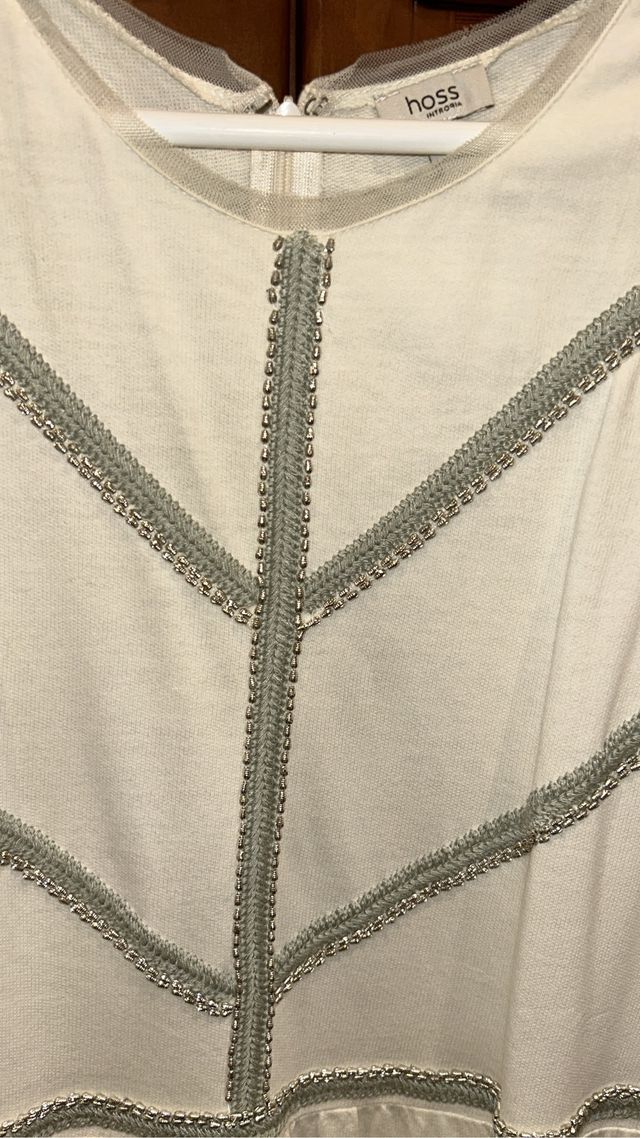 Vestido beige con detalles verdes