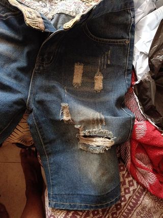 Shorts vaqueros rotos hombre Talla M o L pequeña