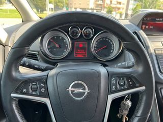 Opel Zafira Tourer 2011 164cv 
