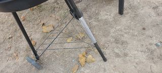 Barbecue a carbonella, nero.