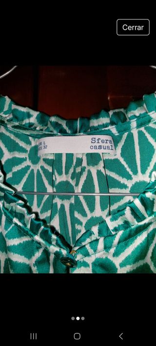 Blusa estampada verde y blanca