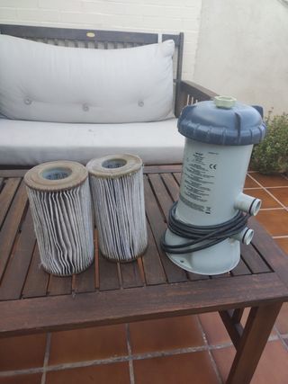 Depuradora Intex + 2 filtros usados