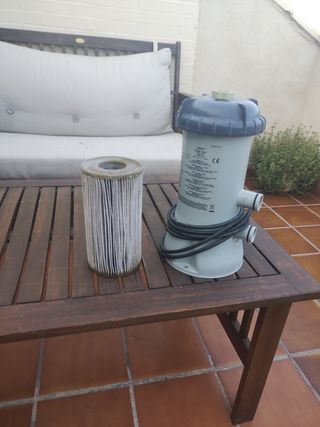 Depuradora Intex + 2 filtros usados