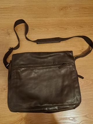 Bolso bandolera para portátil marrón piel
