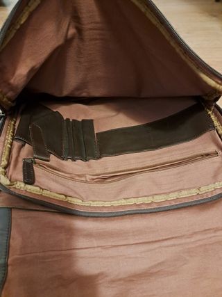 Bolso bandolera para portátil marrón piel