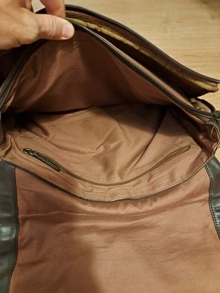 Bolso bandolera para portátil marrón piel