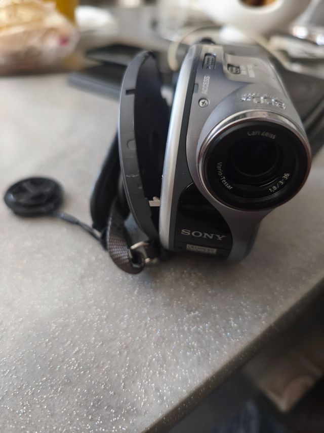Sony Handycam DCR-DVD205 - Videocamera