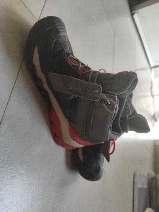 Botas Quechua niño - grises y negras