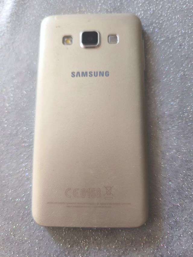 Samsung Galaxy A3 (SM-A300FU) Oro