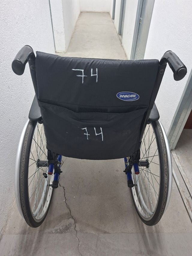 Carrozzina Invacare usata