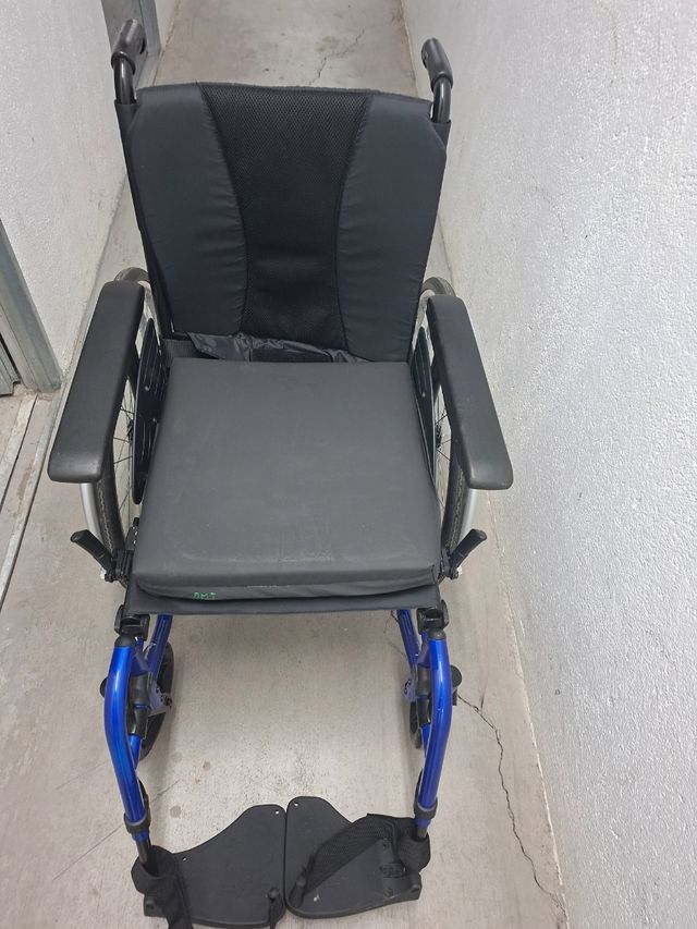 Carrozzina Invacare usata