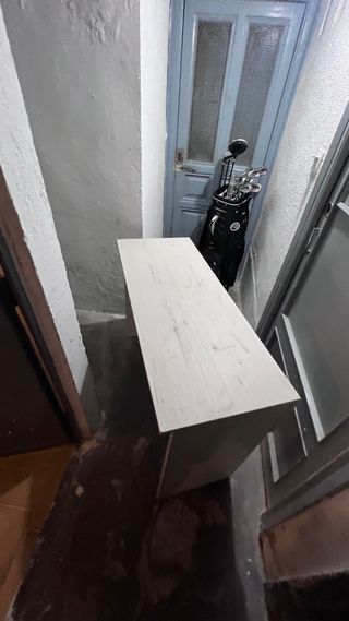 Escritorio blanco de madera