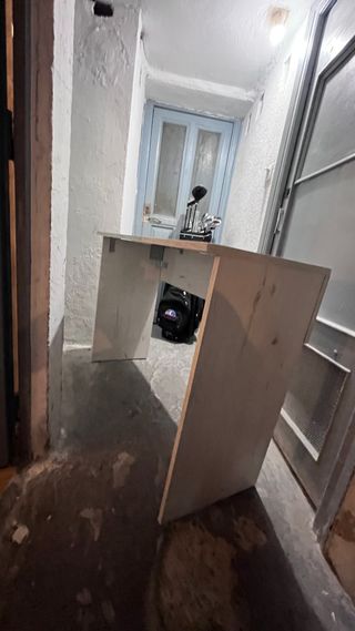 Escritorio blanco de madera