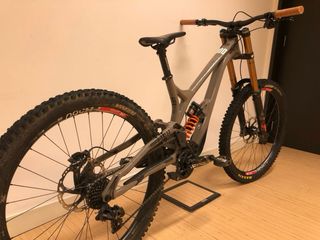 Commencal Supreme V4 - MTB Downhill
