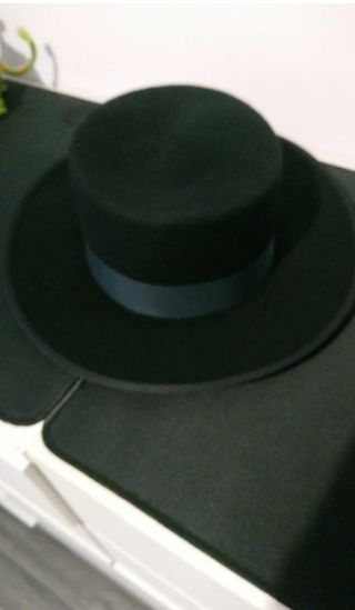 Traje Jimenez con sombrero