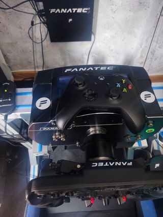 Xbox One X 1TB - Como nueva