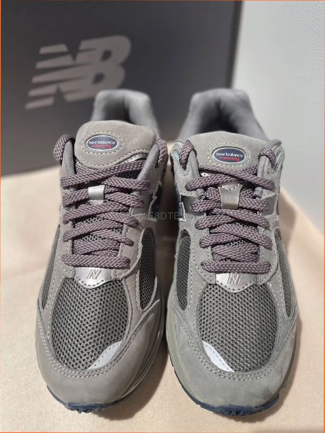 New Balance 2002R Gris - Talla 38