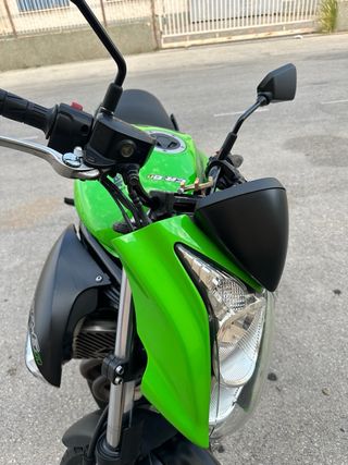 Kawasaki ER-6N - Moto Verde