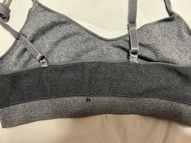 Sutiã Cinza pequeno - Flexível e Sem Costuras